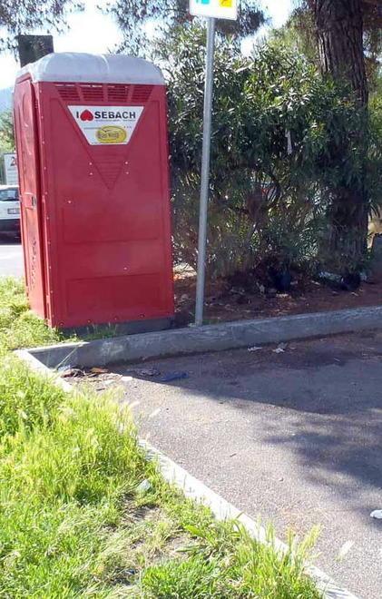 Castagnola, via il wc dal posteggio disabili