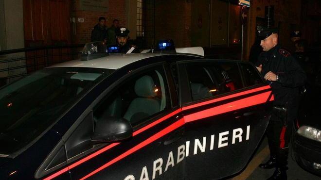 Calci e pugni all’ex moglie: arrestato