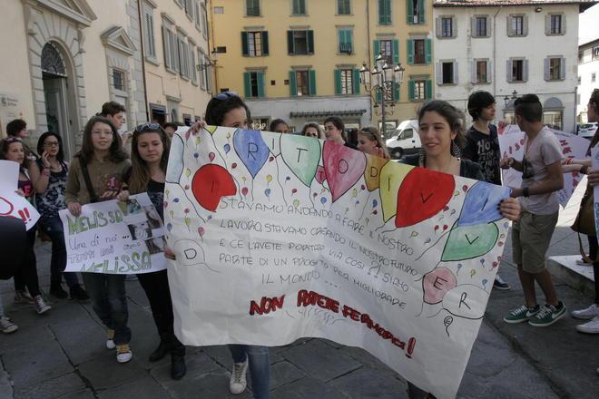 I ragazzi del liceo artistico Brunelleschi in piazza per ricordare Melissa 