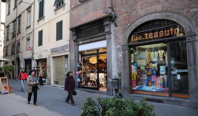 Commercio, quattro mesi “neri” 