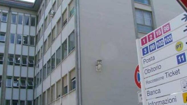 Bomba di Brindisi La ragazza più grave trasferita a Cisanello