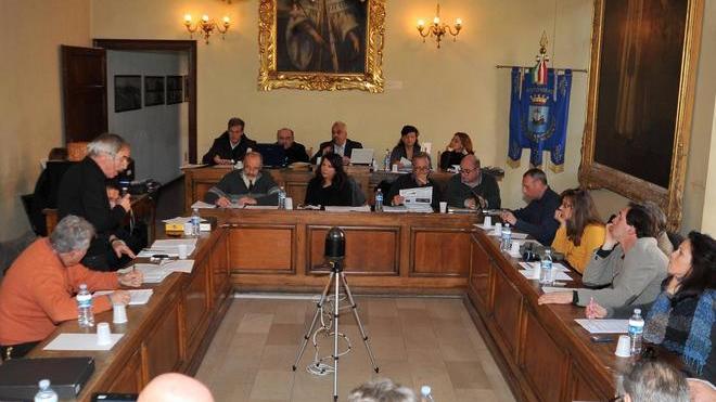 Politici elbani, in media hanno quasi cinquant’anni