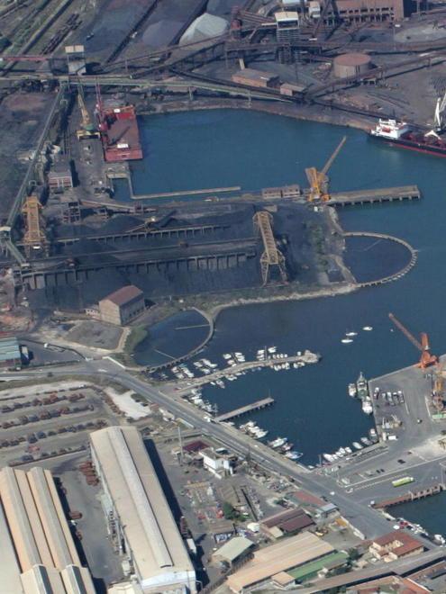 Porto, sub alla ricerca di bombe 