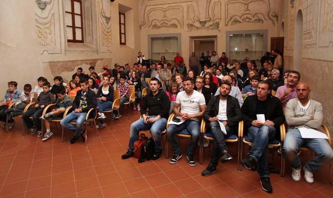 Una serata fra riconoscimenti canzoni, poesie e ricordi