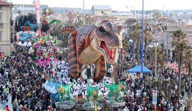 Blitz al Carnevale di Viareggio 