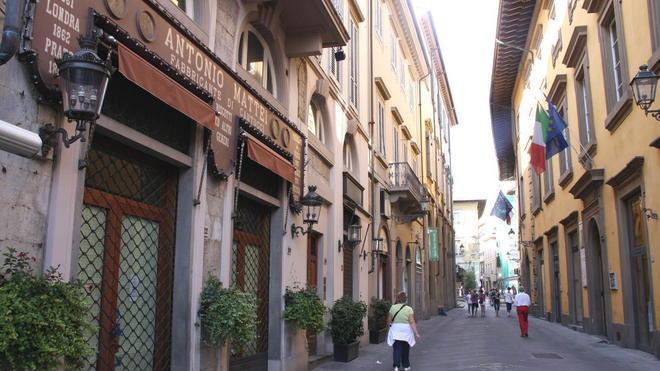 Accoltellato a una gamba per un’imbiancatura venuta male