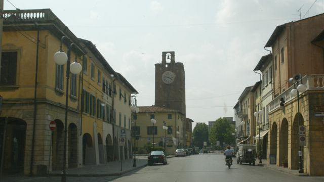 Domenica la festa del commercio a Cascina