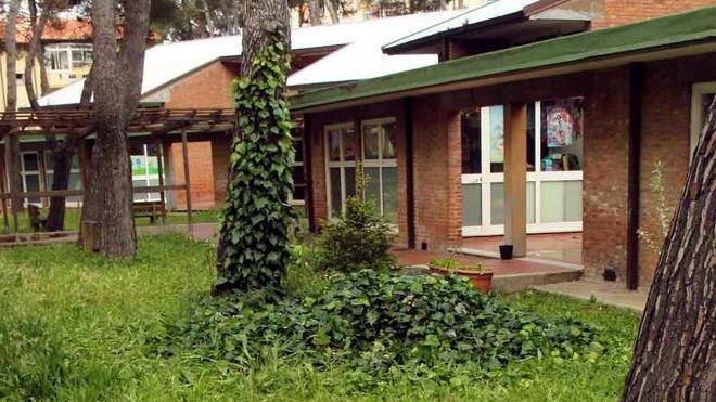 Si punge con una siringa all’asilo Bimba di 5 anni rischia l’epatite