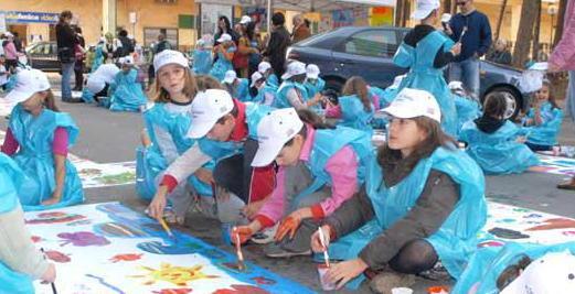 Piazza Bovio a colori grazie a Bimb’Arte 