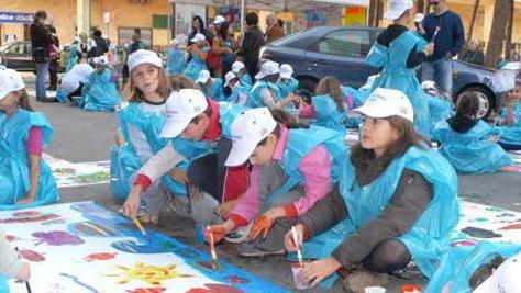 Piazza Bovio a colori grazie a Bimb’Arte