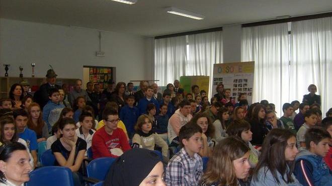 Il «no» alle guerre: i ricordi drammatici di due giovani siriane