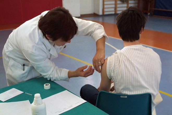 Meningite, ora i genitori accusano: avvertiti tardi 