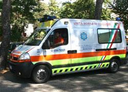 Scontro tra moto e auto sull'Aurelia, muore un livornese 