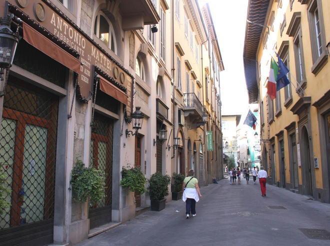 Accoltellato per il lavoro sbagliato 