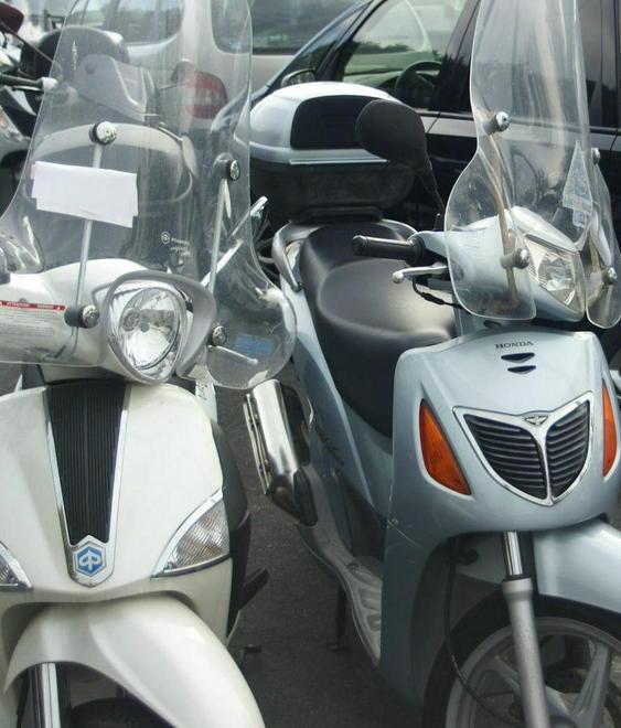 Scooter svuotati del carburante