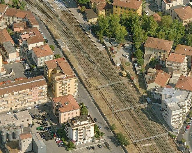 No al “muro” anti rumore che spezza in due la città