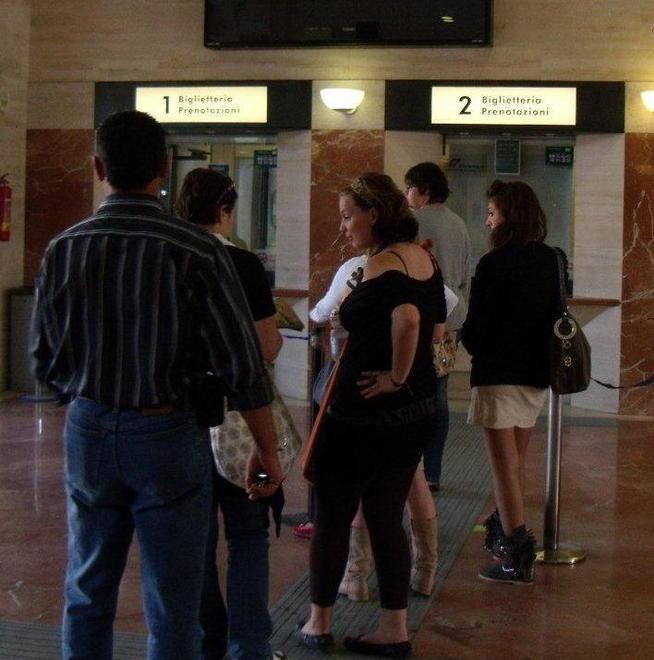 Una stazione a metà, niente biglietti 