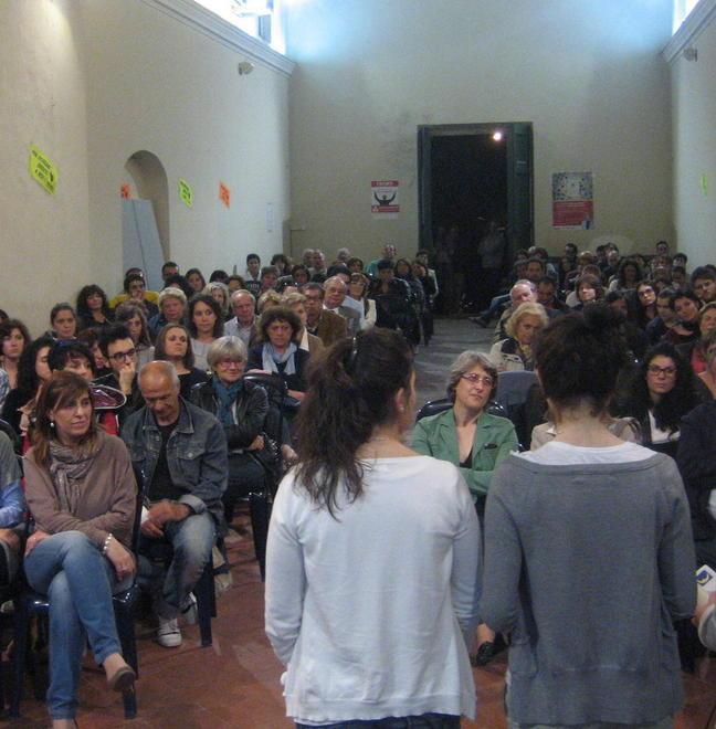 Una fiaccolata contro la violenza sulle donne
