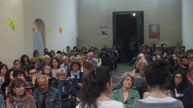 Una fiaccolata contro la violenza sulle donne