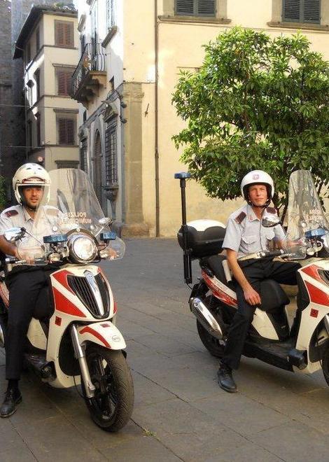 Più vigili urbani in centro storico 