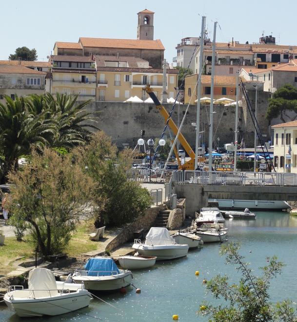 Blitz della gente di mare le barche agli ormeggi 