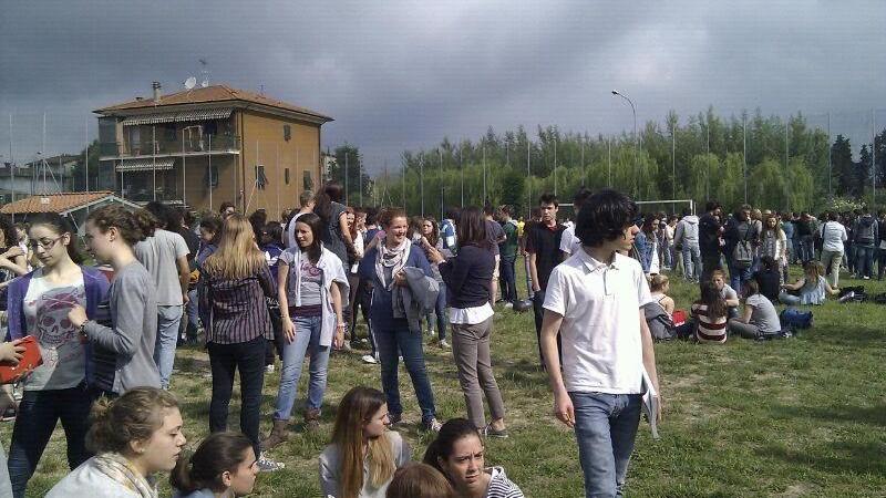 Terremoto, gente in strada ma nessun danno