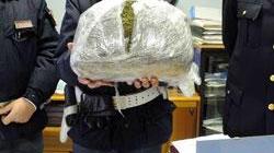 Arrestati due pregiudicati calabresi con un kg di marijuana