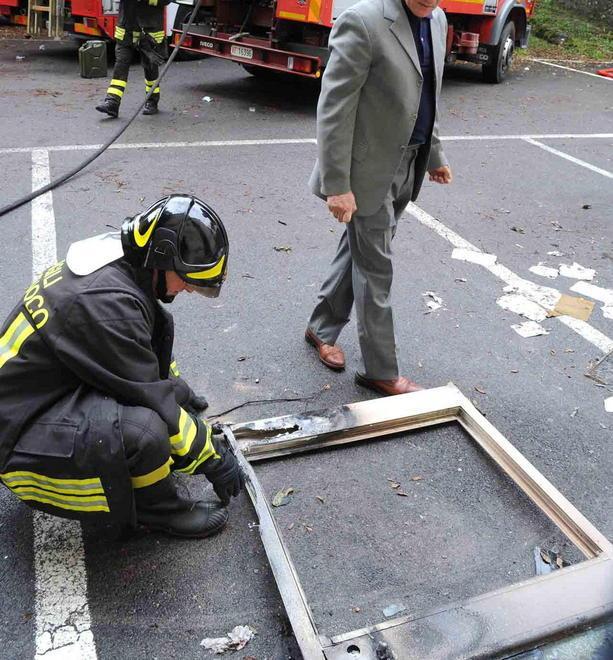 Sulla porta forse tracce di benzina 