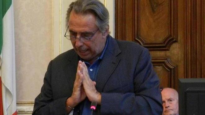 Pd isolato, Cosimi sempre più a rischio