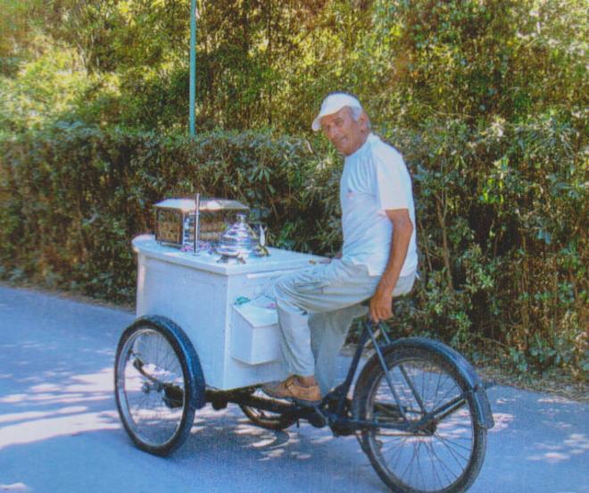 Addio Leo, gelataio con il carretto 