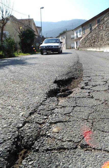 Le buche nelle strade costano 14.000 euro 