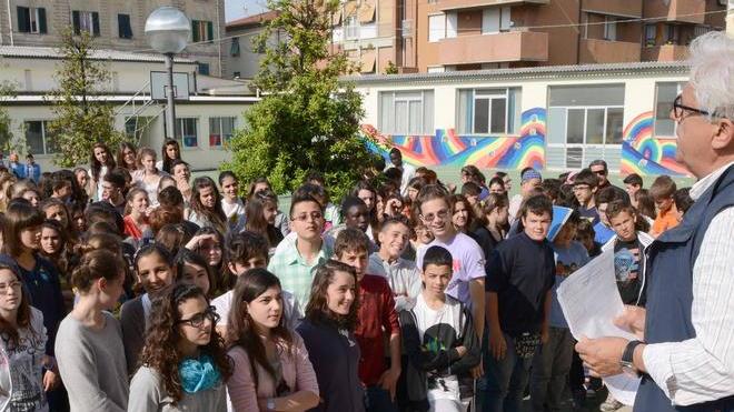 Trema la terra, tutti per strada