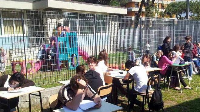 Terremoto, compito in classe all’aperto