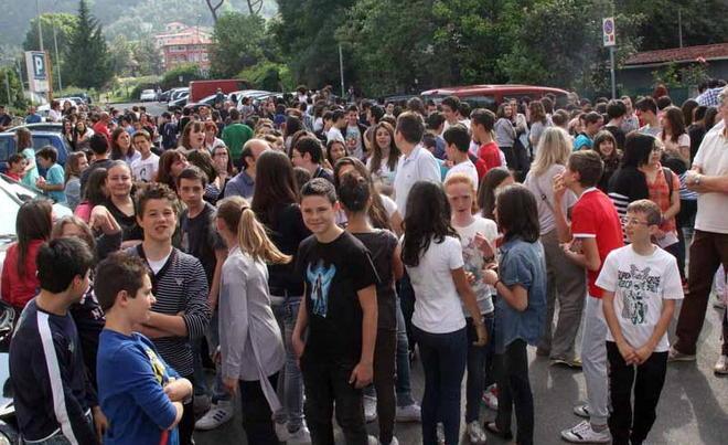 Terremoto, fuga dalle aule Oggi chiuse tutte le scuole 