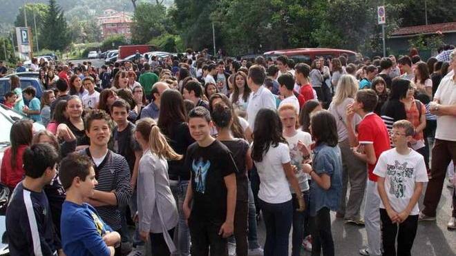 Terremoto, fuga dalle aule Oggi chiuse tutte le scuole