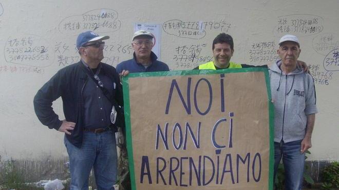 Imbianchini volontari in via Pistoiese