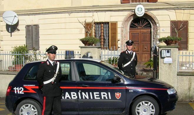 Presi mentre rubano tabacchi 