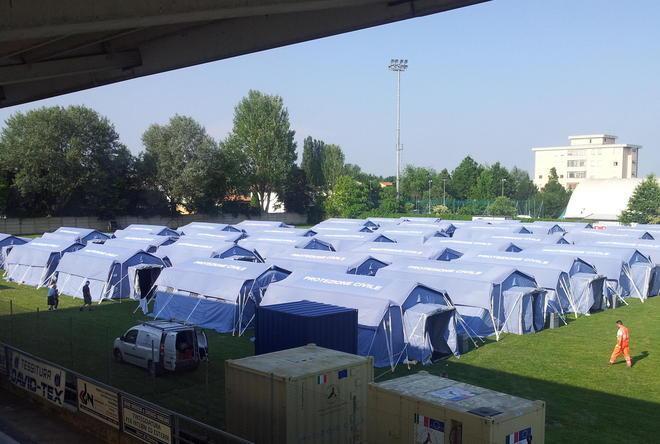 Volontari in due campi coi terremotati