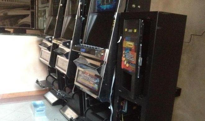 Assaltano le slot, presi 4mila euro 