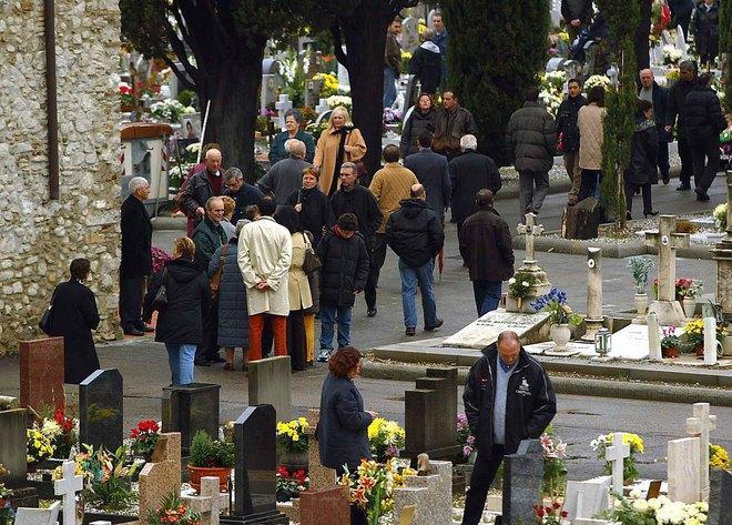 I defunti di Prato nel cimitero virtuale 