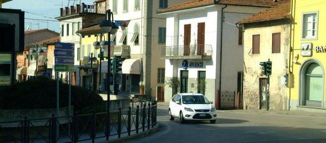 Si fa la rotonda nel centro di Porcari 