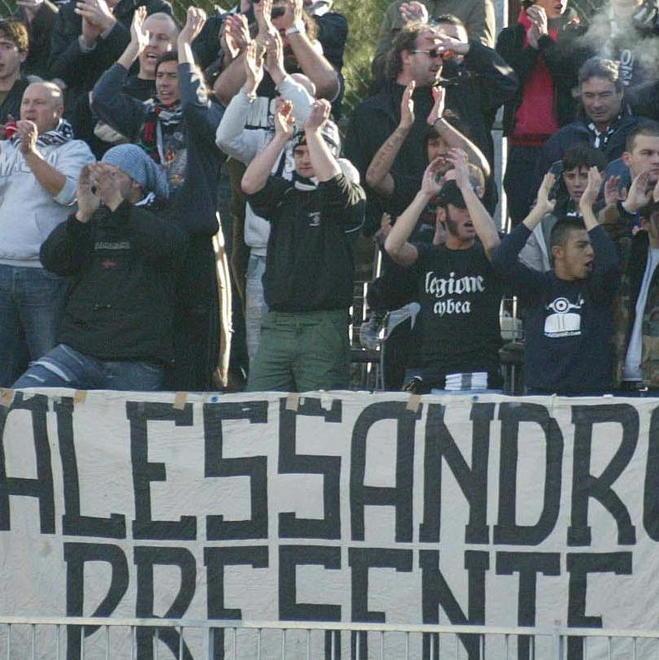 Curva “Balloni” in campo per i terremotati con la raccolta viveri da portare a Modena 