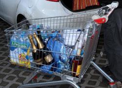 Fanno la spesa alla Coop “dimenticandosi” di pagare