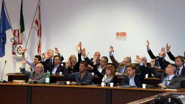 Vincono le scelte di rigore, non convincono le mise giovanilistiche