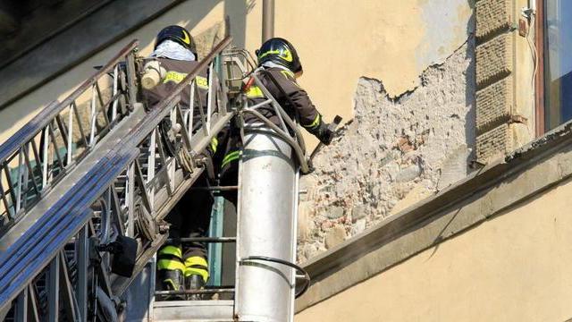 Terremoto, neanche una scuola a norma