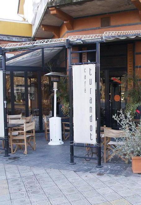 Riapre il bar Turandot a Fiumetto, grazie a un 24enne