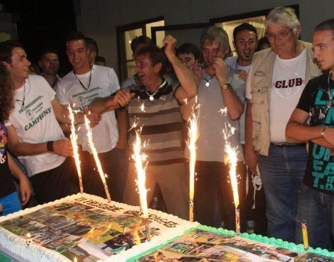 Per la promozione il San Donato si regala una mega-torta
