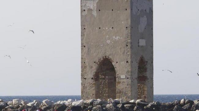 Il cavallino rosso corre più forte delle onde