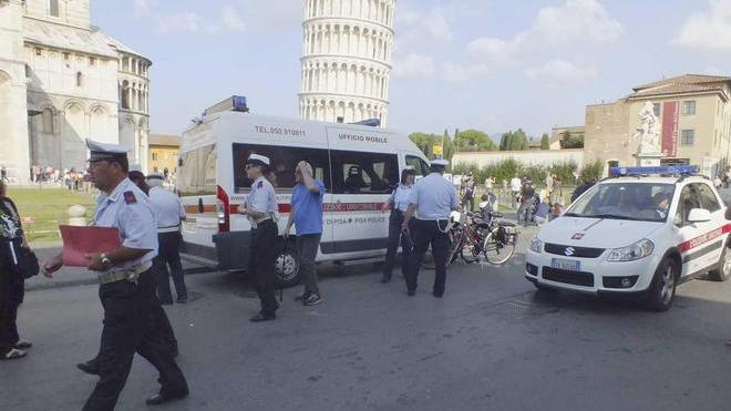 Venditori abusivi, multa di 5mila euro al Duomo
