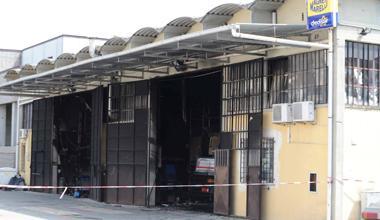 Incendio distrugge un’autofficina nel pistoiese 